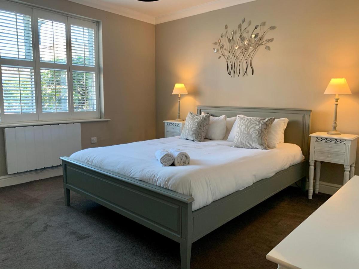 Lord Raglan House Apartments 2Br With Parking Γουίνσδορ Εξωτερικό φωτογραφία