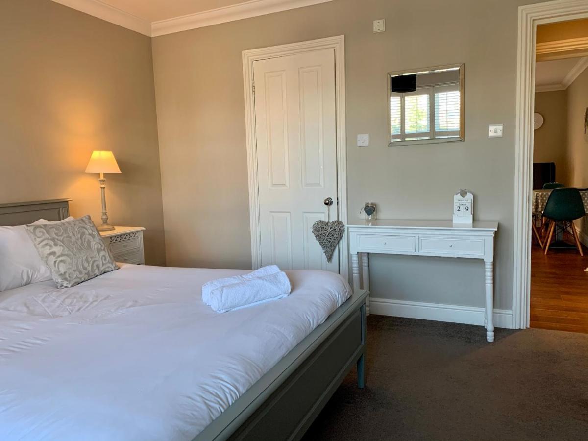 Lord Raglan House Apartments 2Br With Parking Γουίνσδορ Εξωτερικό φωτογραφία