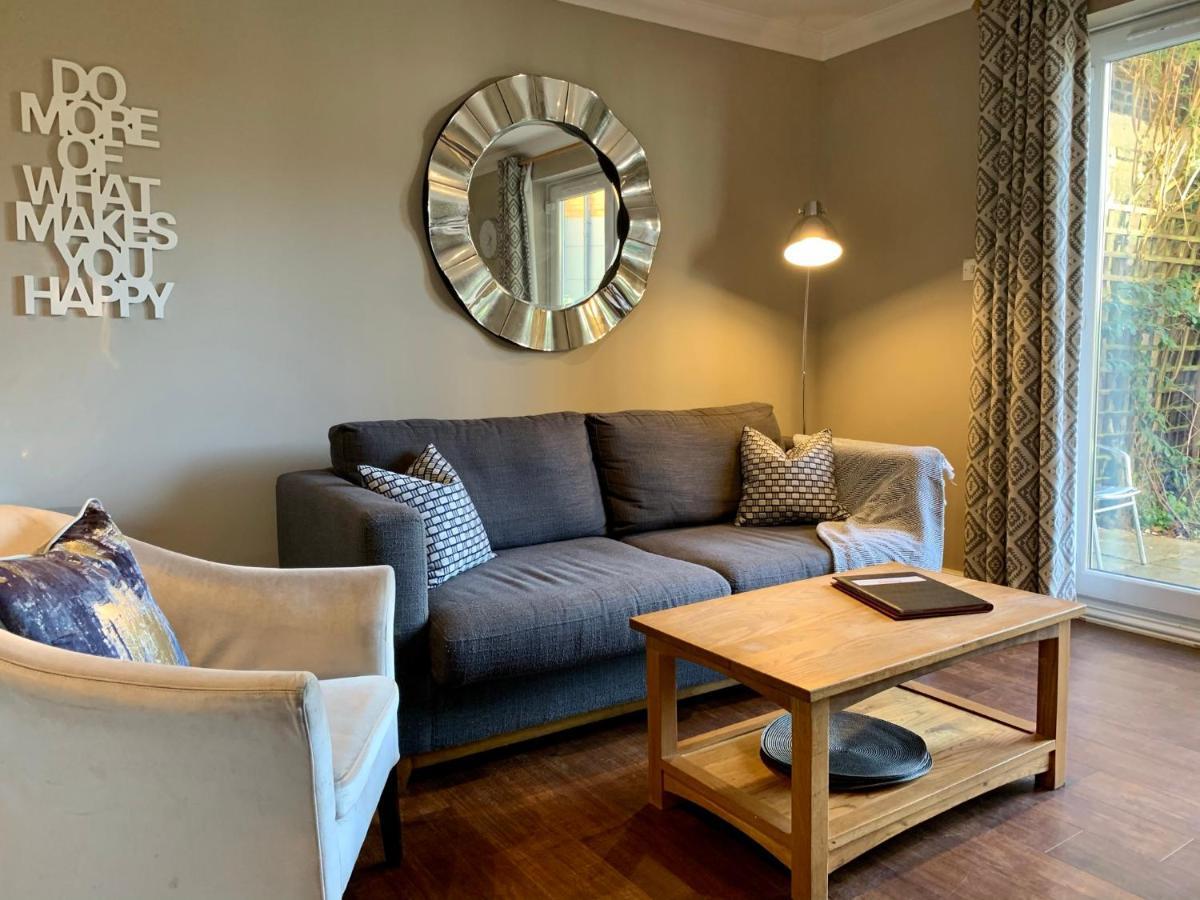 Lord Raglan House Apartments 2Br With Parking Γουίνσδορ Εξωτερικό φωτογραφία