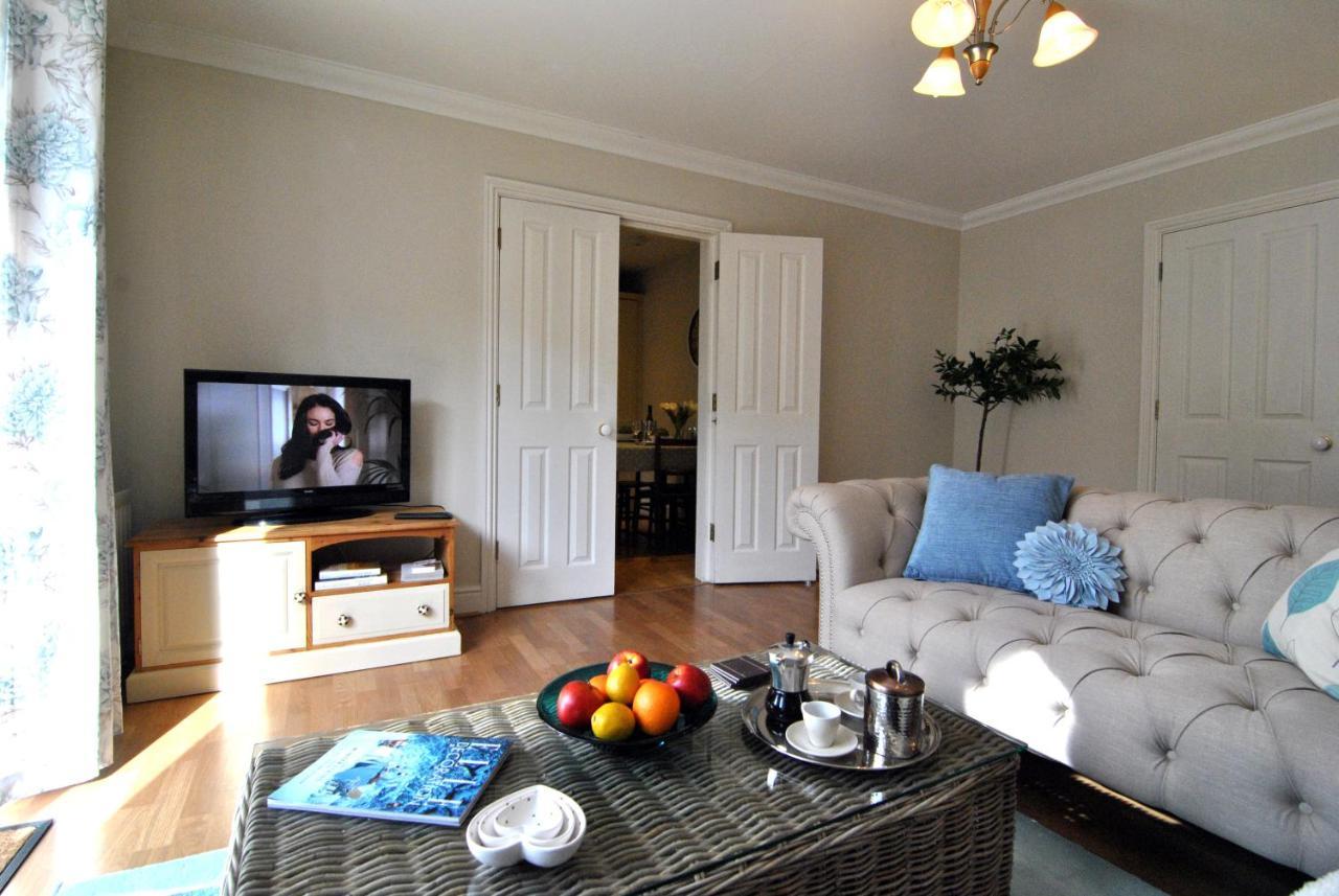 Lord Raglan House Apartments 2Br With Parking Γουίνσδορ Εξωτερικό φωτογραφία