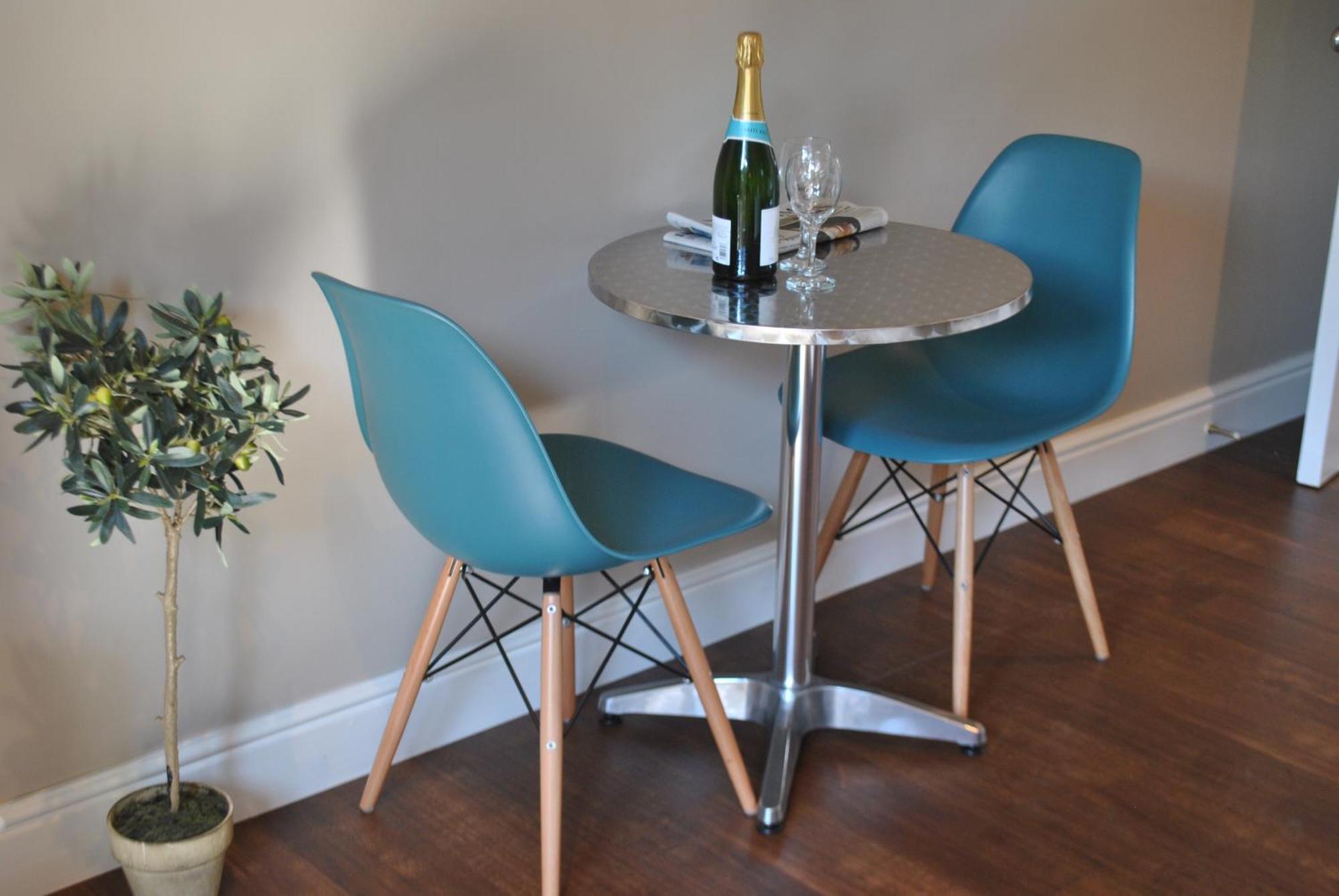 Lord Raglan House Apartments 2Br With Parking Γουίνσδορ Εξωτερικό φωτογραφία