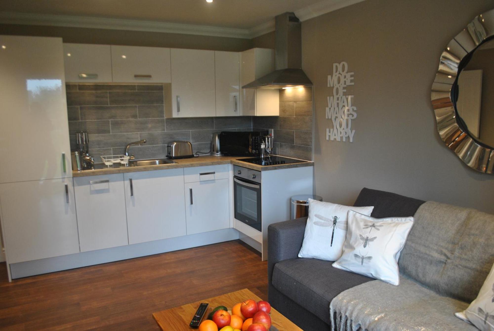 Lord Raglan House Apartments 2Br With Parking Γουίνσδορ Εξωτερικό φωτογραφία
